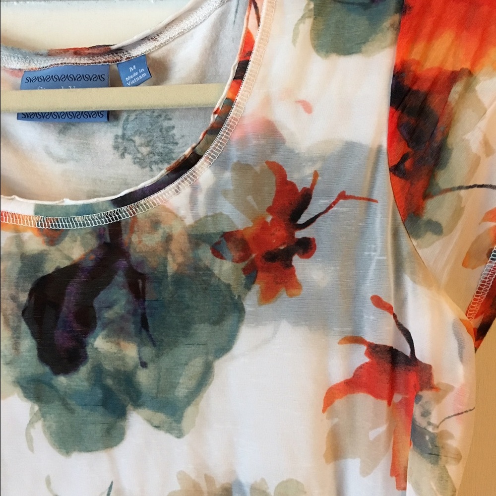 Simply Vera Floral Watercolor Print Classic Top - Picture 4 of 4